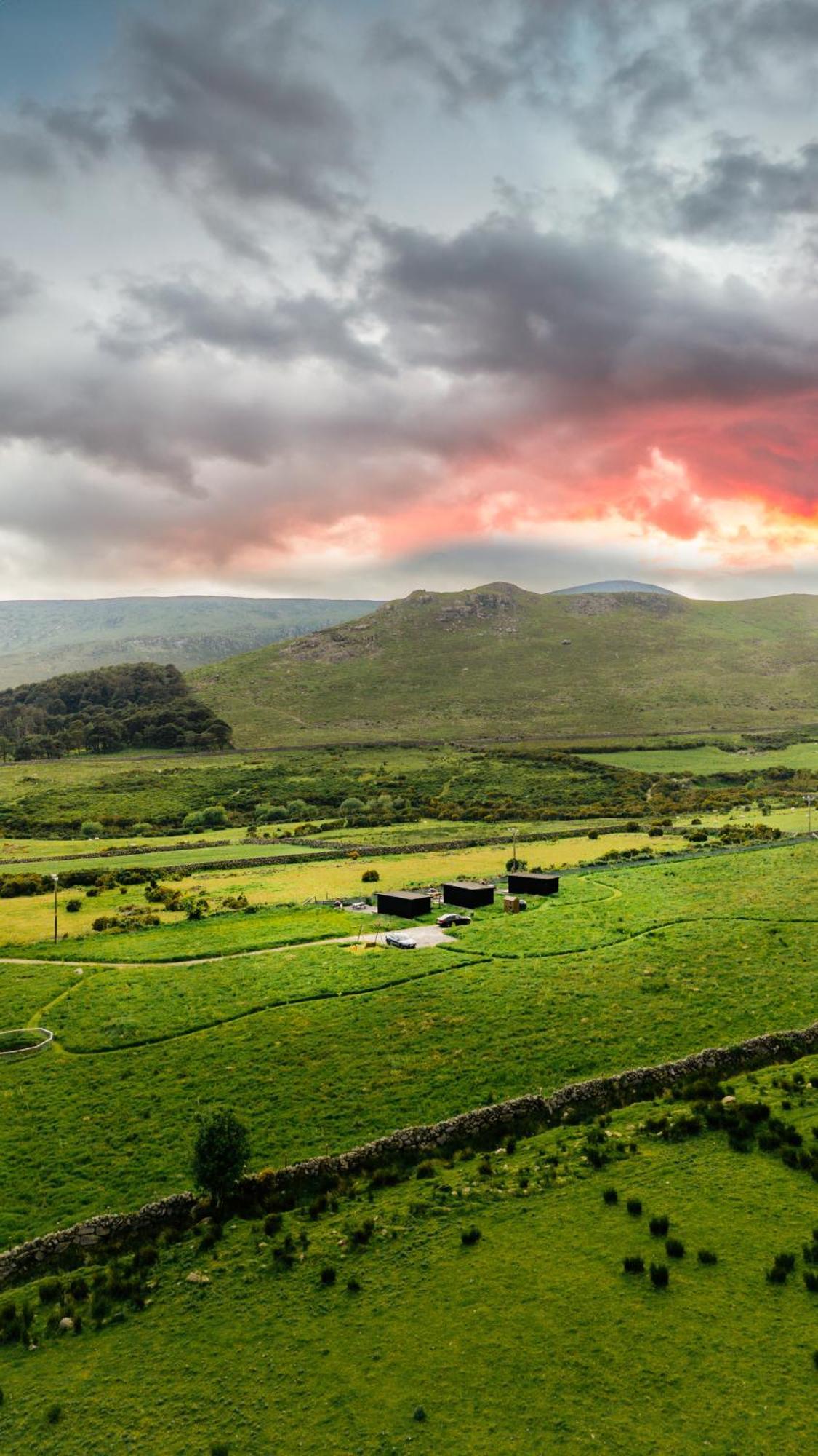 Oakwood Glamping Mourne Mountains Hotel Moyad Exterior photo